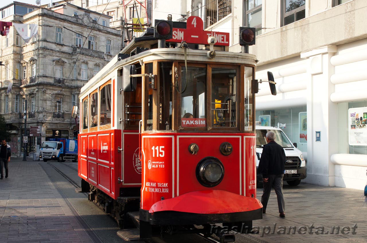 Historic tram on Istiklal Street in Istanbul: opening hours, cost ...