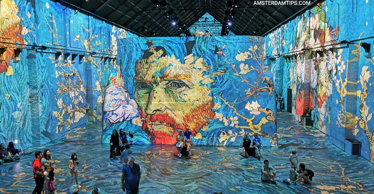 نمایشگاه هنر دیجیتال فابریک د لومیر (Fabrique des Lumières)